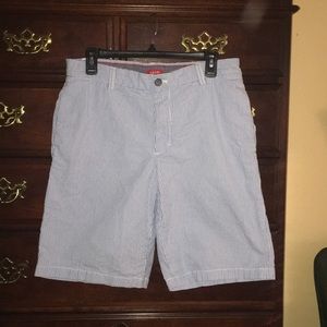NWOT men’s blue white seersucker iZod shorts 32